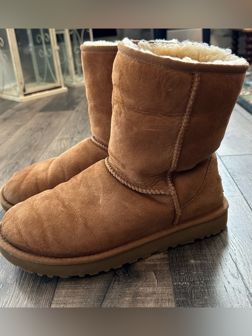 Ugg Classic Short II Sheepskin Boots Womens Size 10 Chestnut
